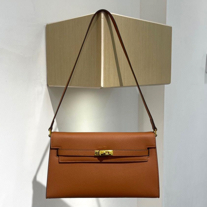 Élise Envelope Shoulder Bag in golden brown with gold hardware