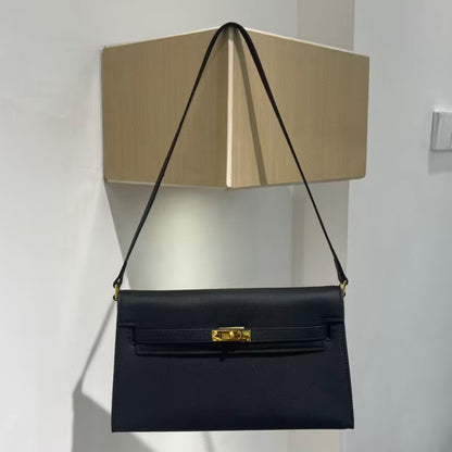 Élise Envelope Shoulder Bag in black with gold hardware